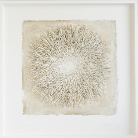 Original Papierobjekt im Rahmen "Organics grey" der deutschen Künstlerin Gabriele Mierzwa