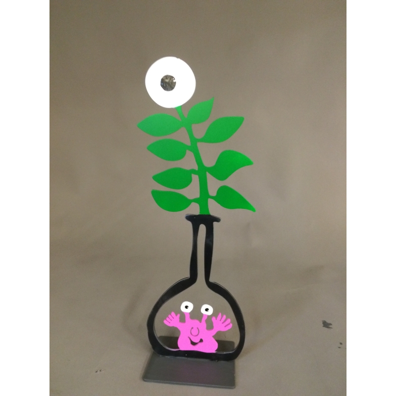 Patrick Preller "In der Blumenvase lebt was" Original Metall Skulptur