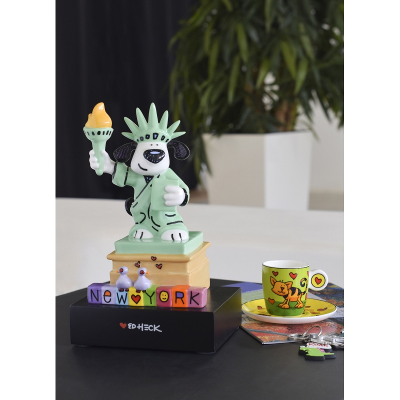 Liberty Dog - Skulptur von Ed Heck aus Porzellan