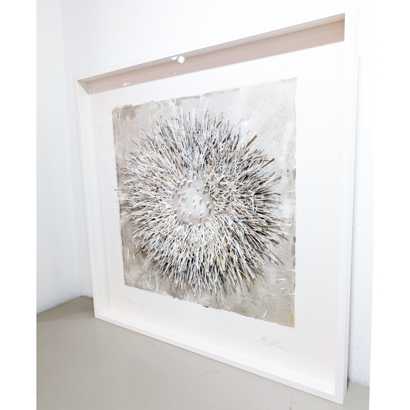Original Papierobjekt im Rahmen "Organics grey" 90x90 der deutschen Künstlerin Gabriele Mierzwa von links