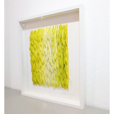 Farbklang gelb-grün Original 3D Papierobjekt der Künstlerin Gabriele Mierzwa im Rahmen von recht