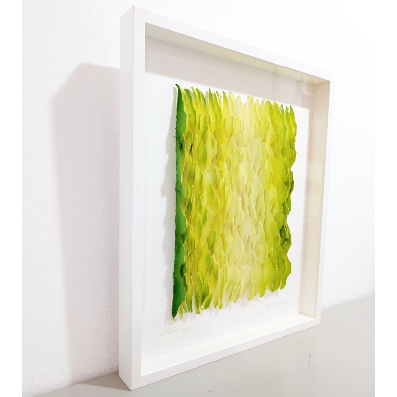 Farbklang gelb-grün Original 3D Papierobjekt der Künstlerin Gabriele Mierzwa im Rahmen von links